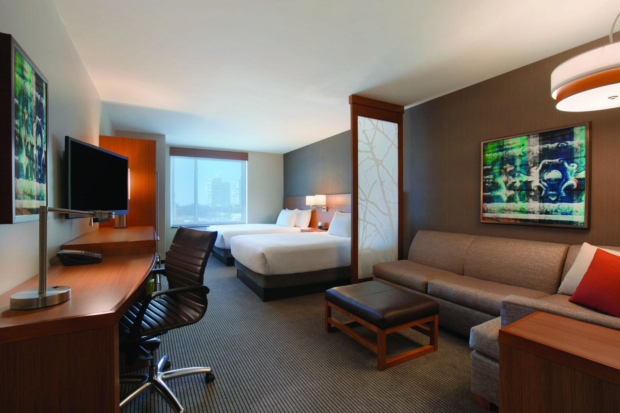 Hyatt Place Chicago-South/University Medical Center Exterior photo