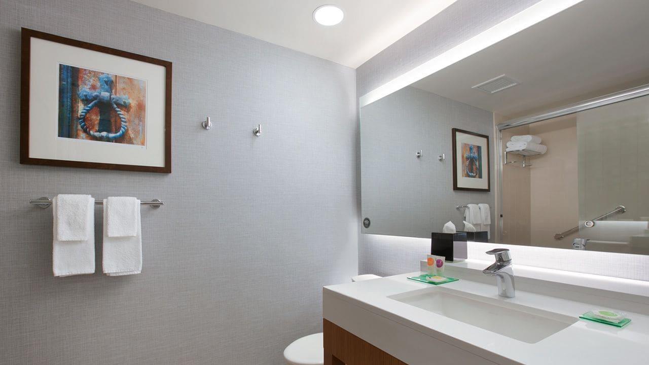 Hyatt Place Chicago-South/University Medical Center Exterior photo