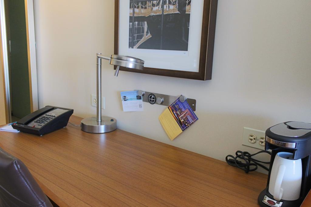 Hyatt Place Chicago-South/University Medical Center Room photo